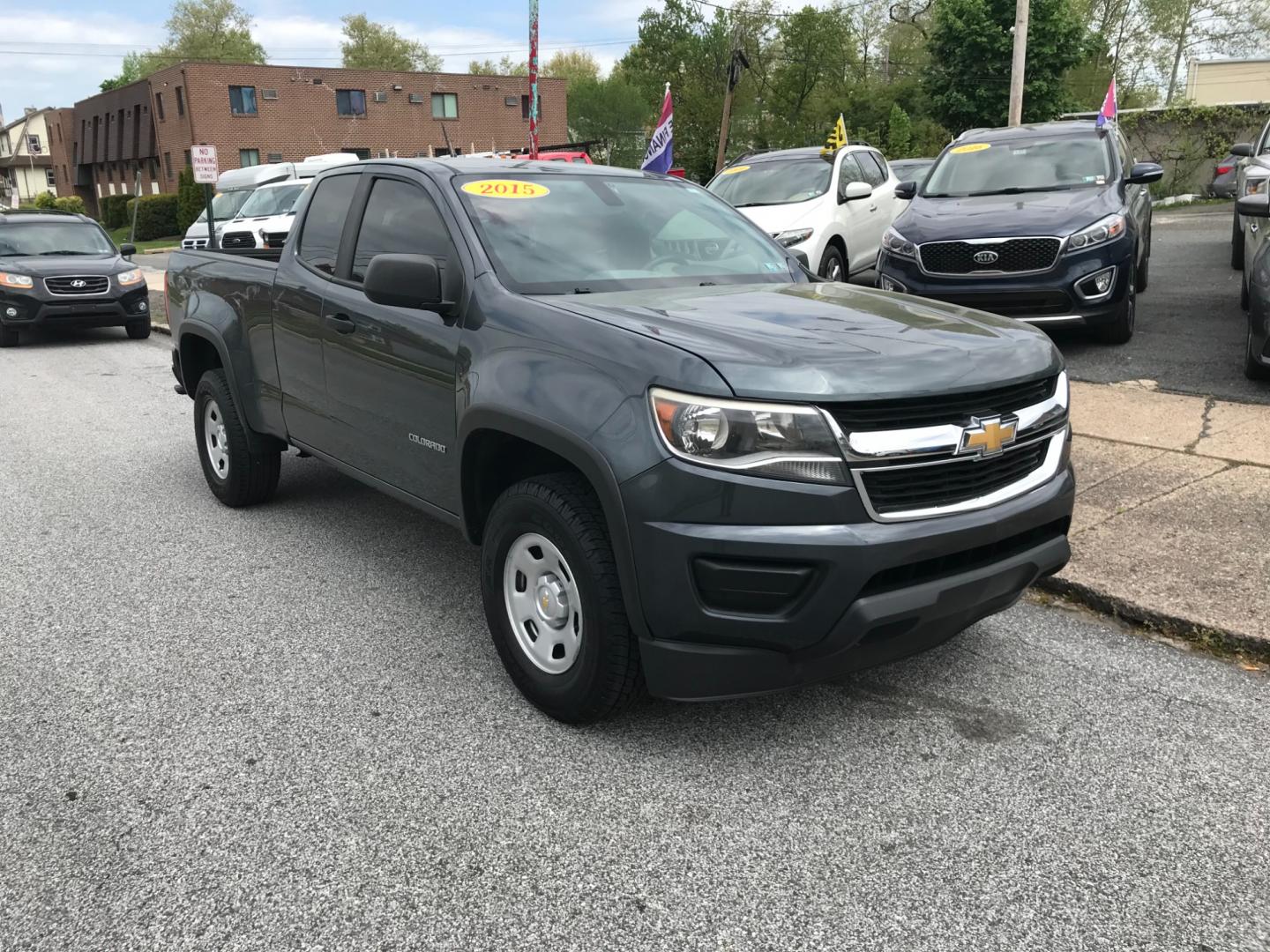 2015 Green /Gray Chevrolet Colorado Work Truck (1GCHSAEA4F1) with an 2.5 V4 engine, Automatic transmission, located at 577 Chester Pike, Prospect Park, PA, 19076, (610) 237-1015, 39.886154, -75.302338 - 2015 Chevrolet Colorado: Extended Cab (3-Door), remote start, backup camera, new PA inspection, runs LIKE NEW! This vehicle comes inspected and has been given a bumper to bumper safety check. It is very clean, reliable, and well maintained. We offer a unique pay plan that is known for being the e - Photo#2